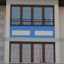 Carpintería Metálica Mirandesa ventanas con marcos